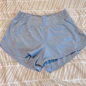 Lululemon Hotty Hot Lined shorts ~ Light Blue ~ Size 4 Regular 2.5 inch